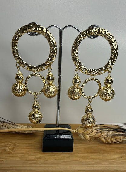 Pendiente flamenca dorado