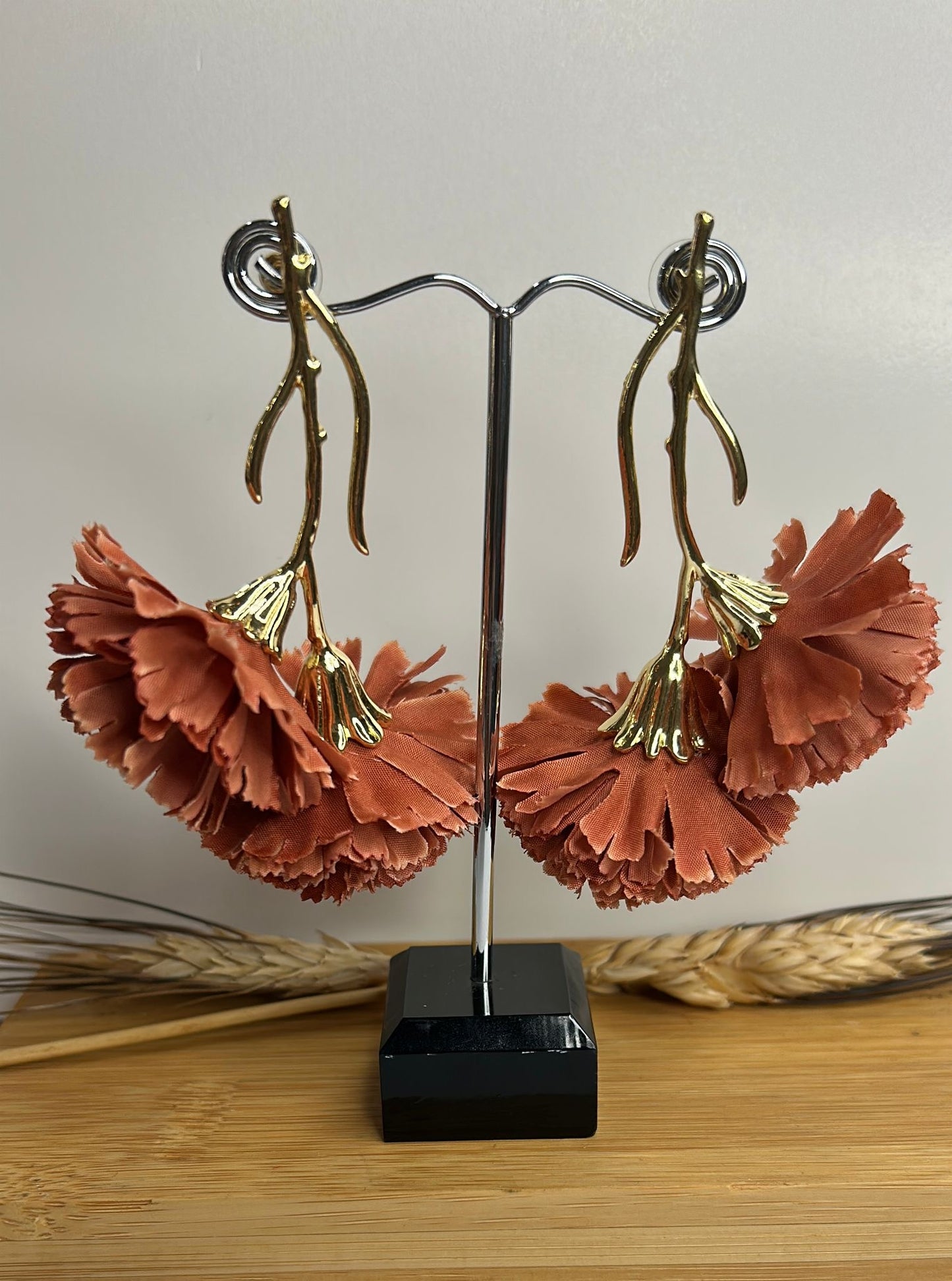 Pendiente flamenca clavelito